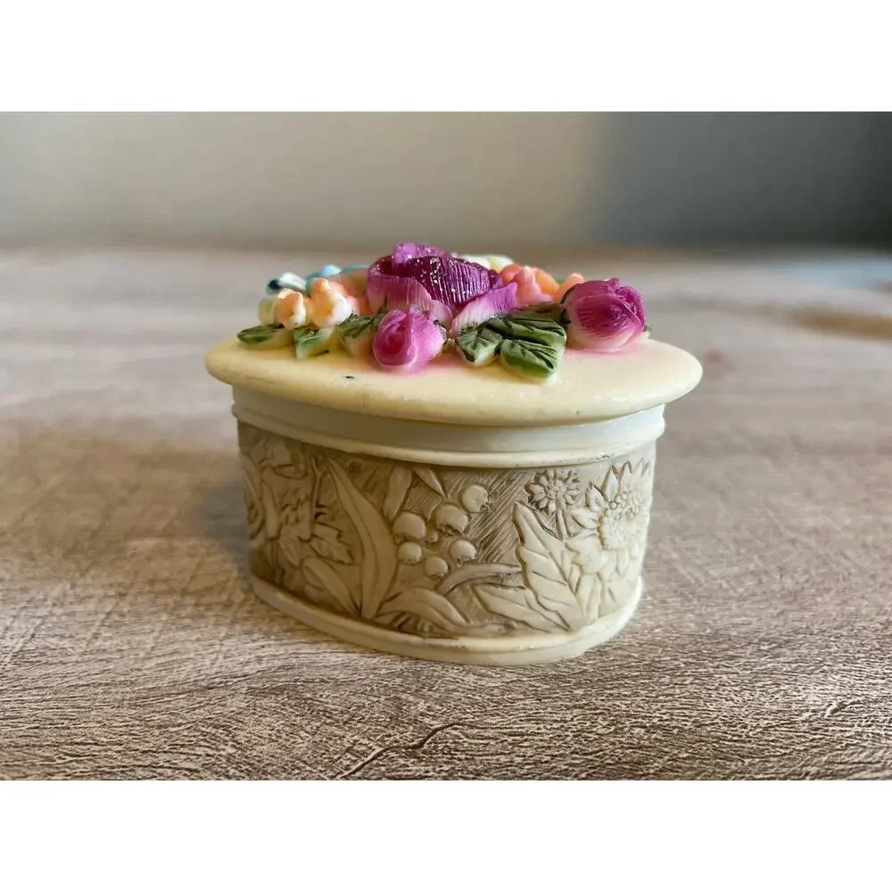 Resin Heart Shaped Floral Trinket Box / Miniature Jewelry Box with 3D Flowers